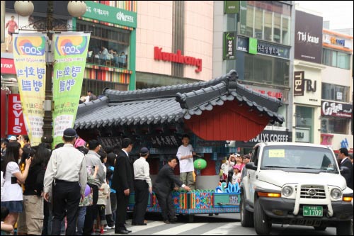 물렀거라, 일주문 행차시다! 